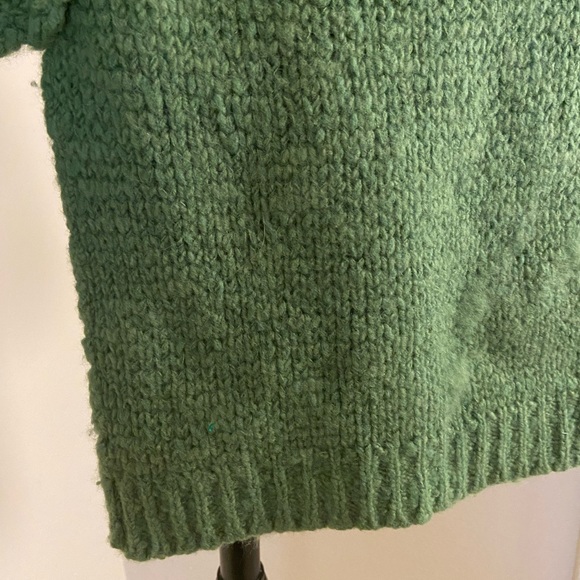 Hand Knit by Dollie Wool Sweater: Small - Picture 13 of 14